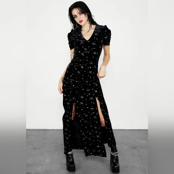 chinese dress ladies Hexborn Baba Yaga High Neck Flocked Long Sleeve Mesh Maxi Dress main image 1